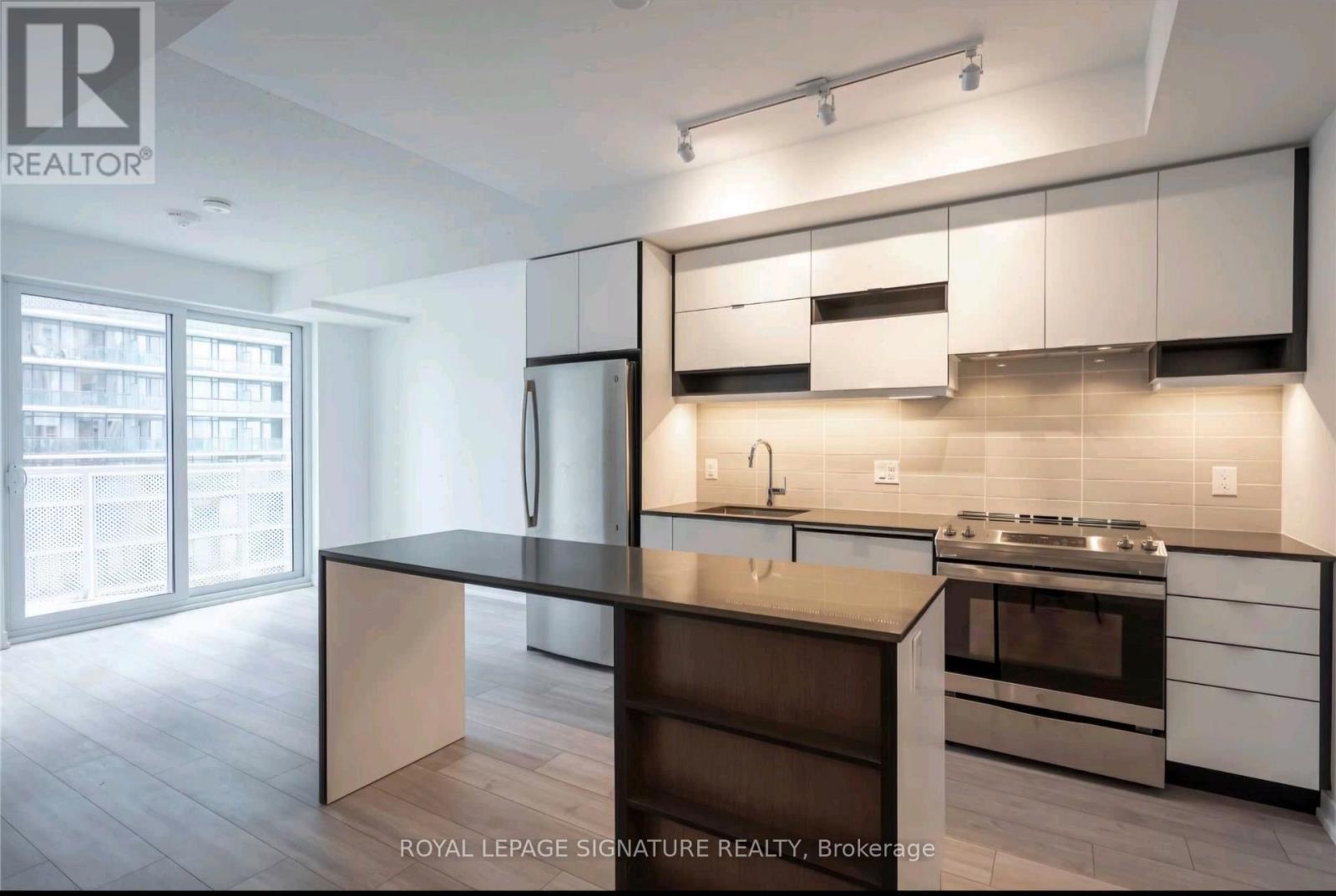 1801 - 4065 Confederation Parkway, Mississauga, Ontario  L5B 0L4 - Photo 5 - W12733640