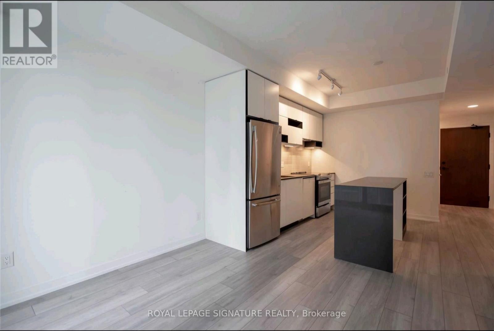 1801 - 4065 Confederation Parkway, Mississauga, Ontario  L5B 0L4 - Photo 6 - W12733640