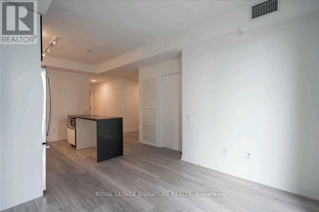 1801 - 4065 Confederation Parkway, Mississauga, Ontario  L5B 0L4 - Photo 7 - W12733640