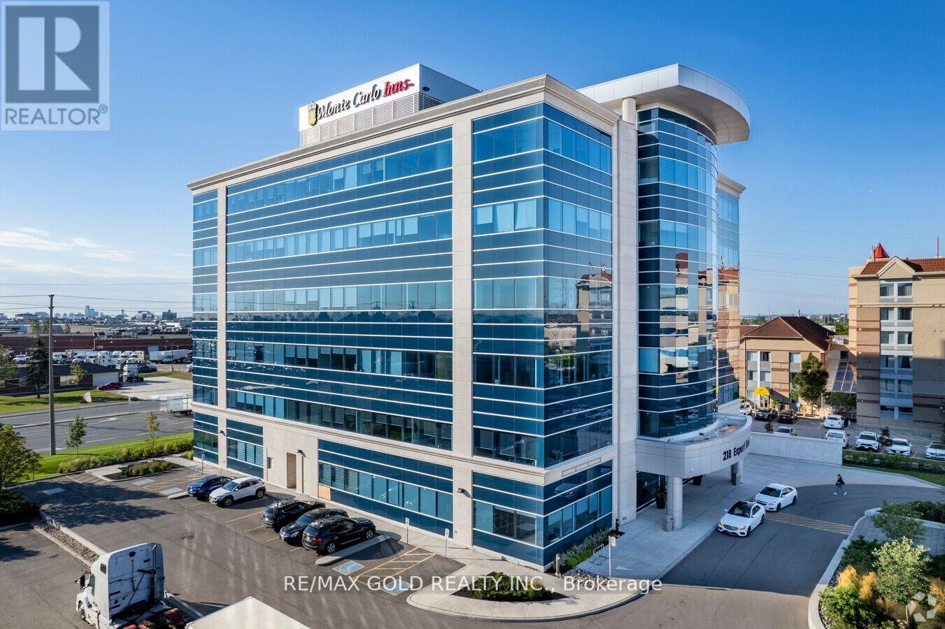 303-218 Export Boulevard, Mississauga, Ontario  L5S 1Y4 - Photo 1 - W12733646