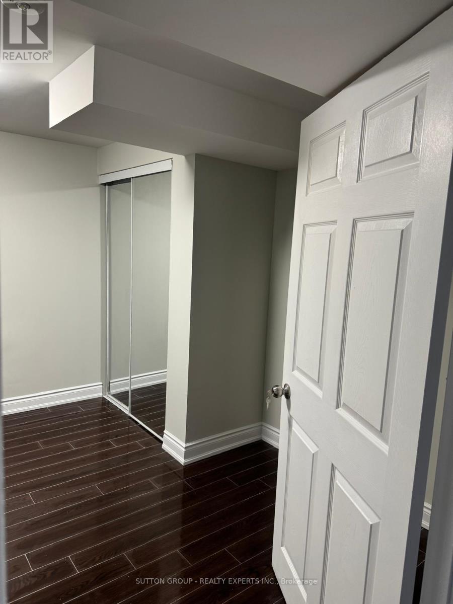 66 Leacrest Street, Brampton, Ontario  L6S 3K6 - Photo 7 - W12733648