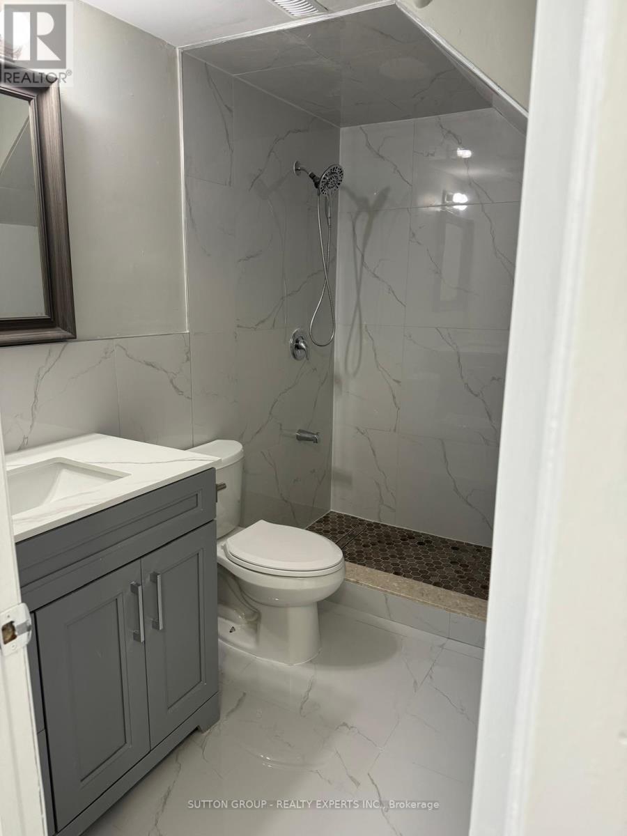 66 Leacrest Street, Brampton, Ontario  L6S 3K6 - Photo 8 - W12733648