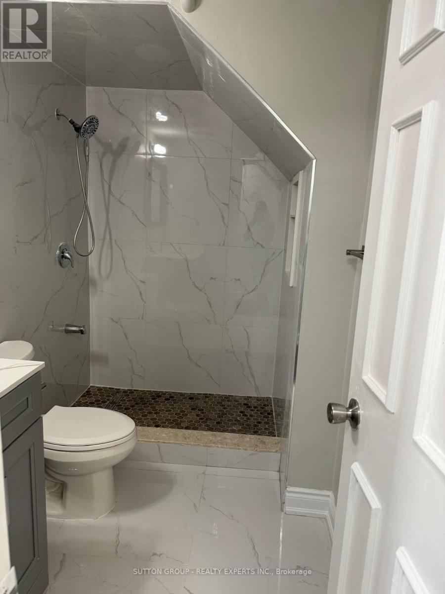 66 Leacrest Street, Brampton, Ontario  L6S 3K6 - Photo 9 - W12733648