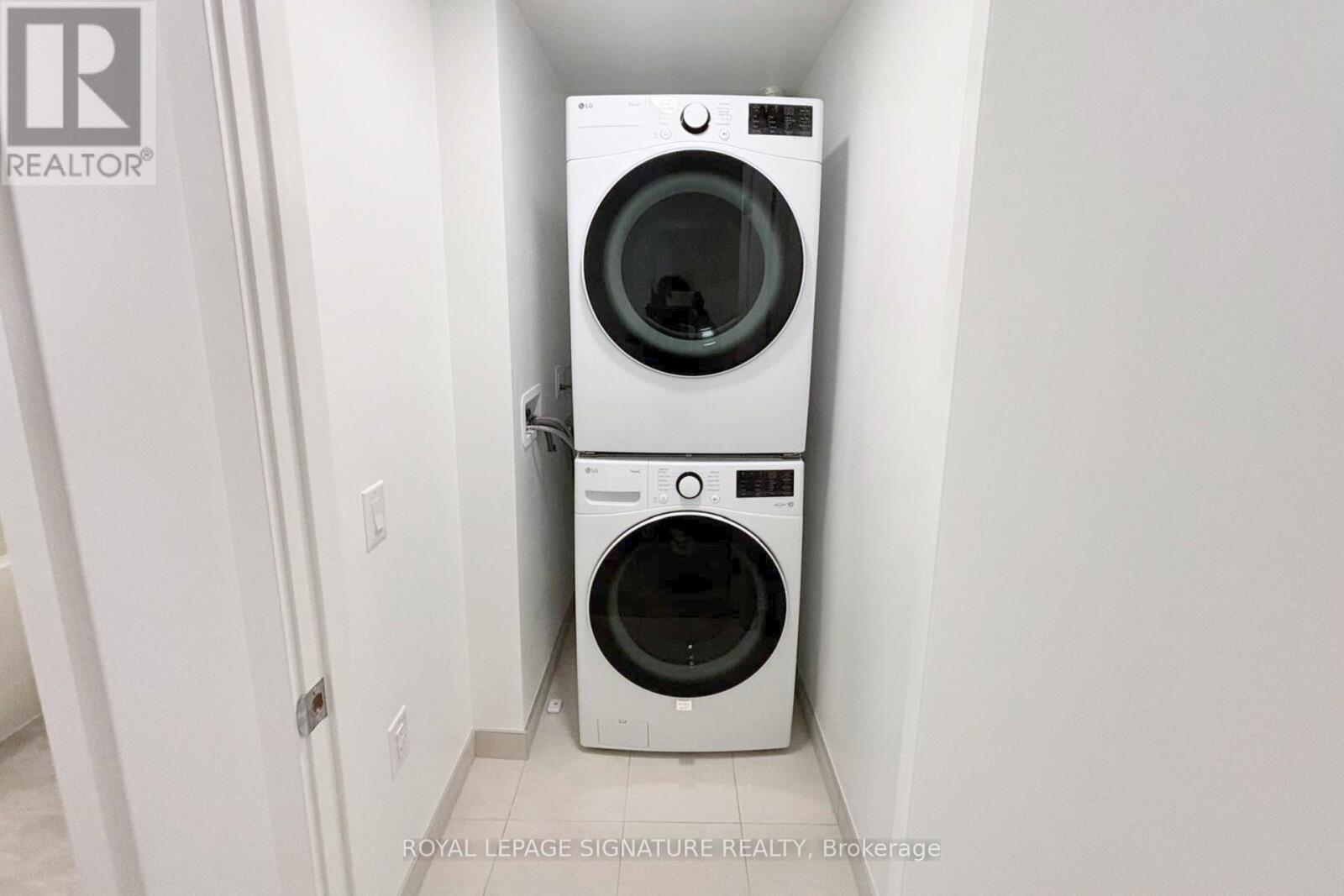 4706 - 395 Square One Drive, Mississauga, Ontario  L5B 0P6 - Photo 14 - W12733664