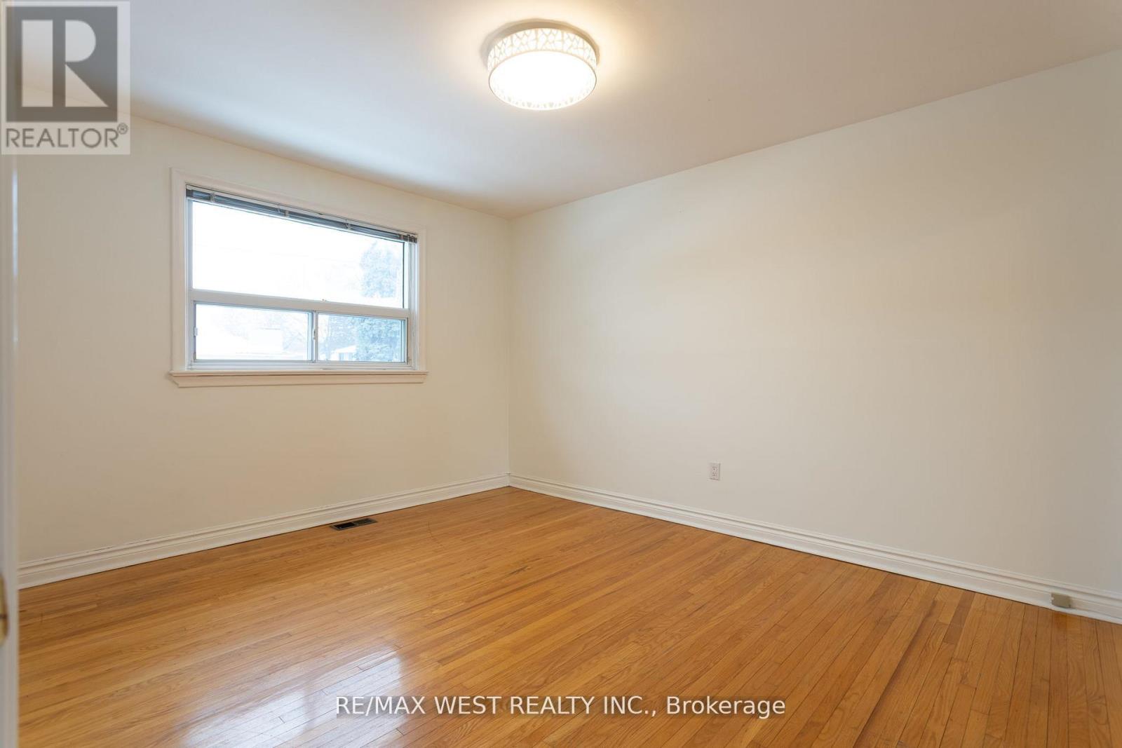 Main - 28 Paragon Road, Toronto, Ontario  M9R 1J5 - Photo 9 - W12733672