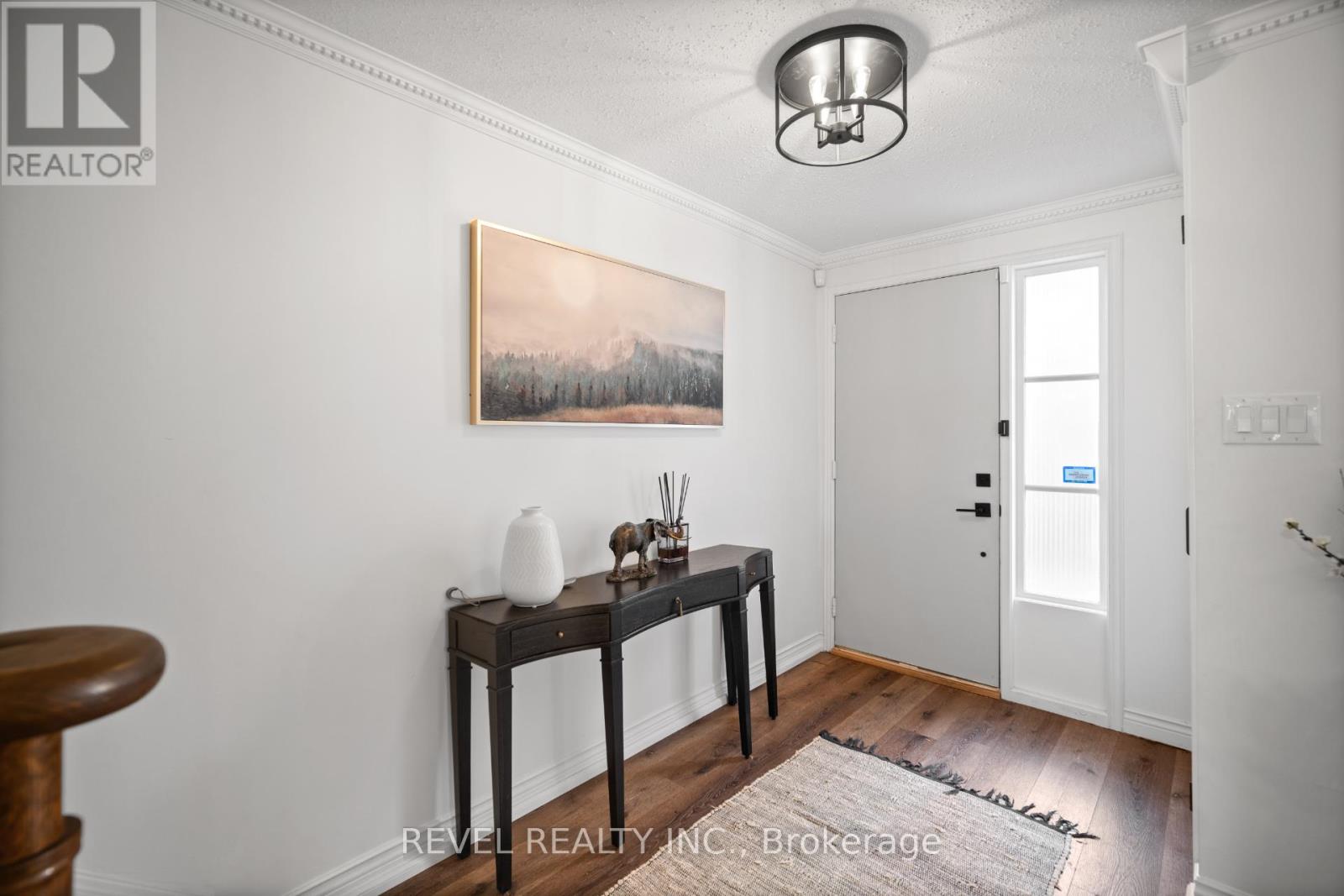 3 - 2058 Brant Street, Burlington, Ontario  L7P 3A6 - Photo 4 - W12733692