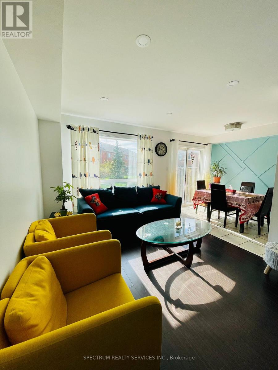 108 - 770 Othello Court, Mississauga, Ontario  L5W 1Y3 - Photo 4 - W12733712