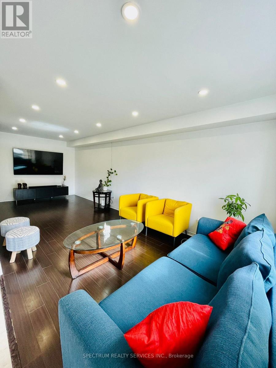 108 - 770 Othello Court, Mississauga, Ontario  L5W 1Y3 - Photo 8 - W12733712