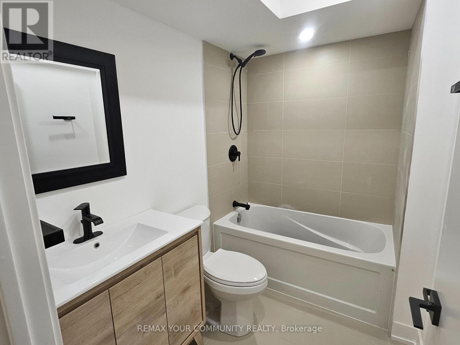 2nd Floor - 983 Dovercourt Road, Toronto, Ontario  M6H 2X6 - Photo 3 - W12733750