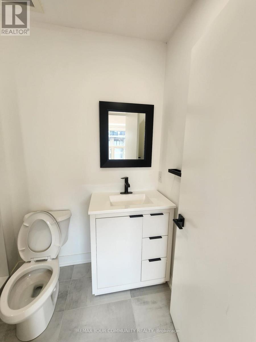 2nd Floor - 983 Dovercourt Road, Toronto, Ontario  M6H 2X6 - Photo 5 - W12733750