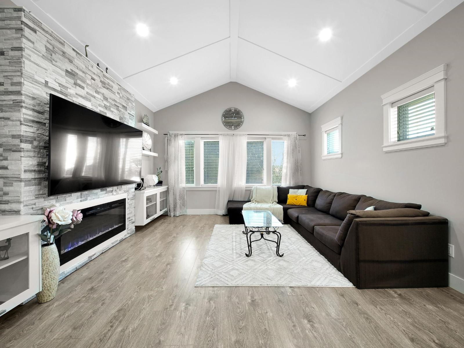 2 20209 98a Avenue, Langley, British Columbia  V1M 3E3 - Photo 2 - R3083535