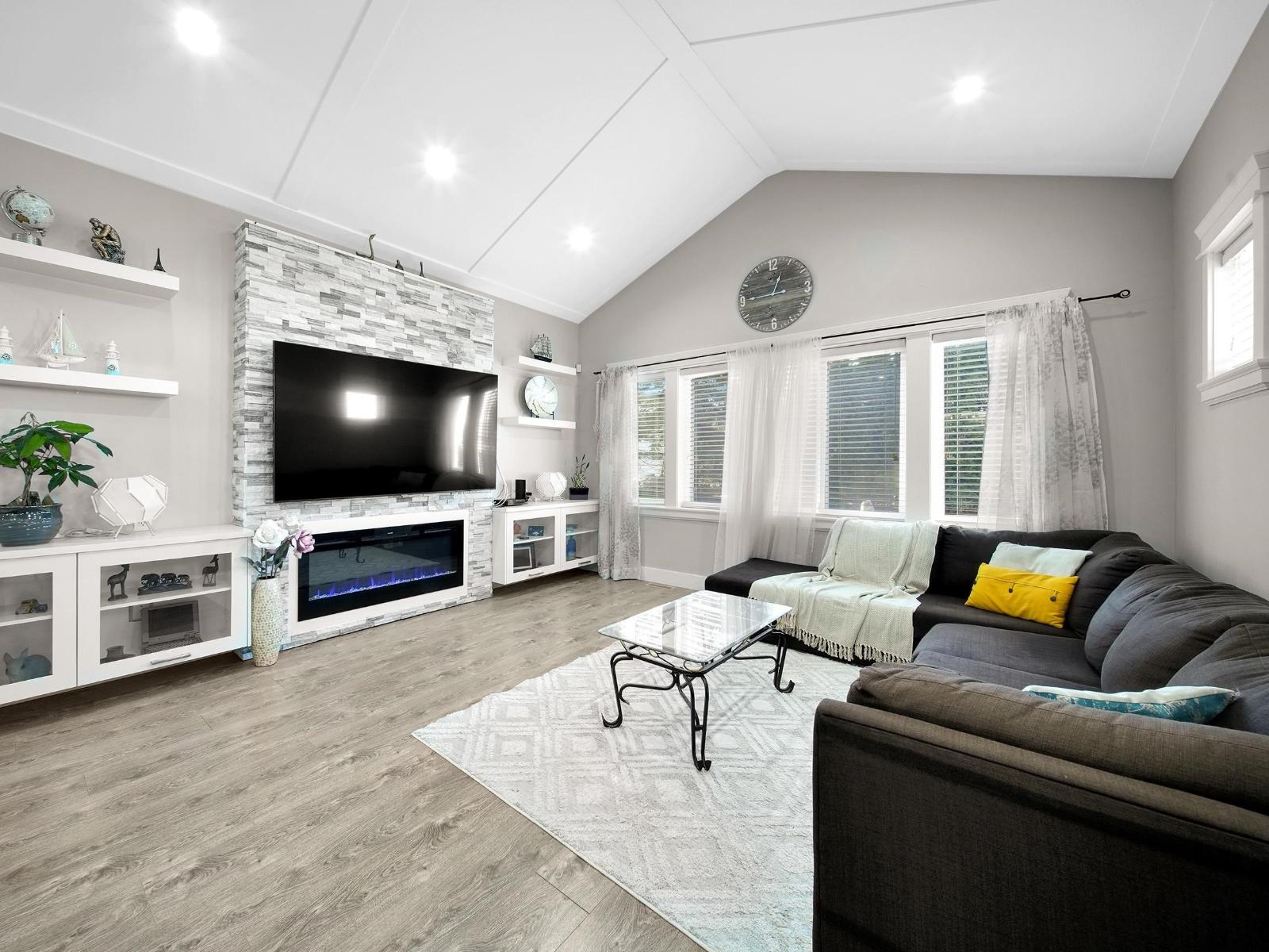 2 20209 98a Avenue, Langley, British Columbia  V1M 3E3 - Photo 3 - R3083535