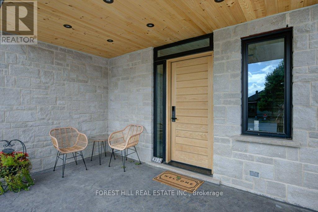 4392 Ontario Street, Lincoln, Ontario  L0R 1B0 - Photo 2 - X12733710