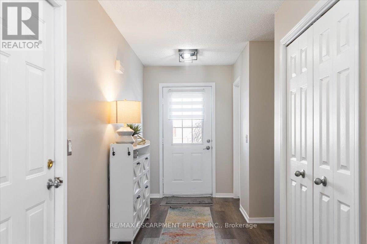 3 - 25 Meadowvale Drive, Pelham, Ontario  L0S 1E4 - Photo 6 - X12733744