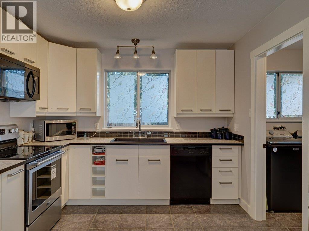 6557 Bjorn Place, Sechelt, British Columbia  V7Z 0T4 - Photo 16 - R3083626