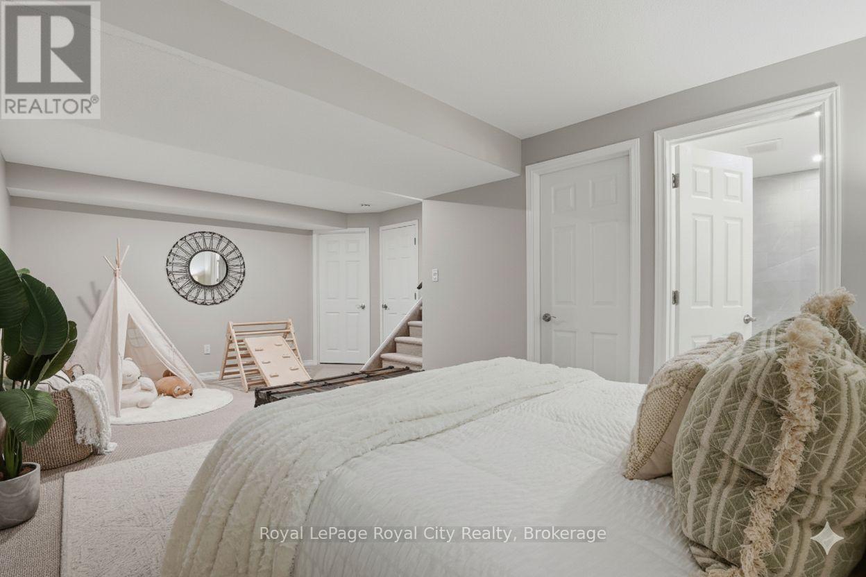 77 Severn Drive, Guelph, Ontario  N1E 7L2 - Photo 19 - X12733782