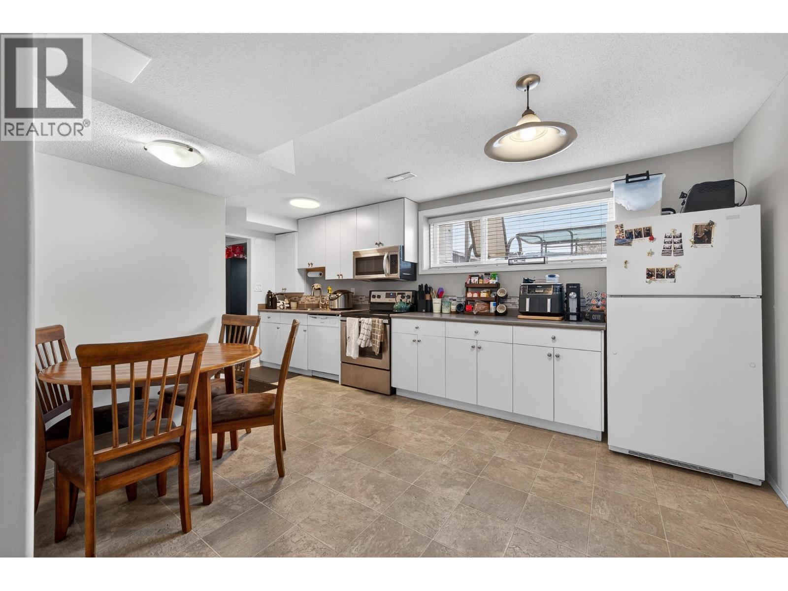 2331 Briarwood Avenue, Kamloops, British Columbia  V2B 4Z6 - Photo 17 - 10373973