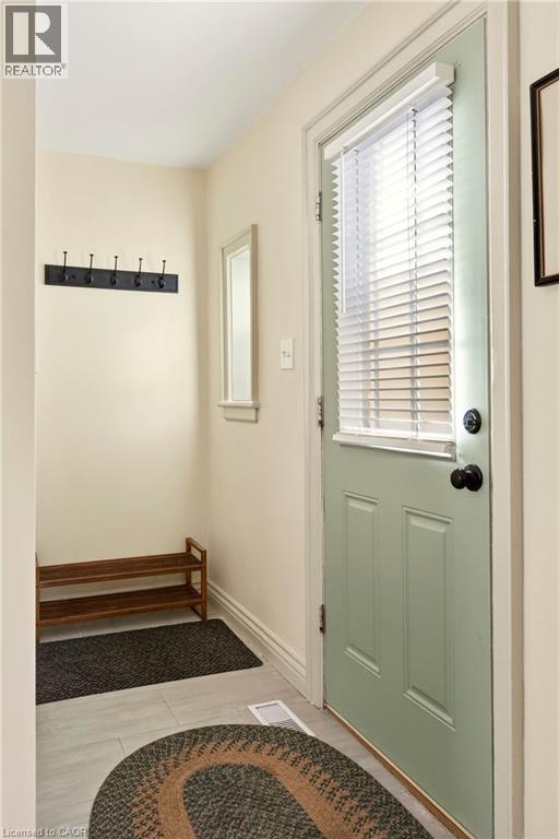 136 Hunter Street W, Hamilton, Ontario  L8P 1R1 - Photo 2 - 40801119