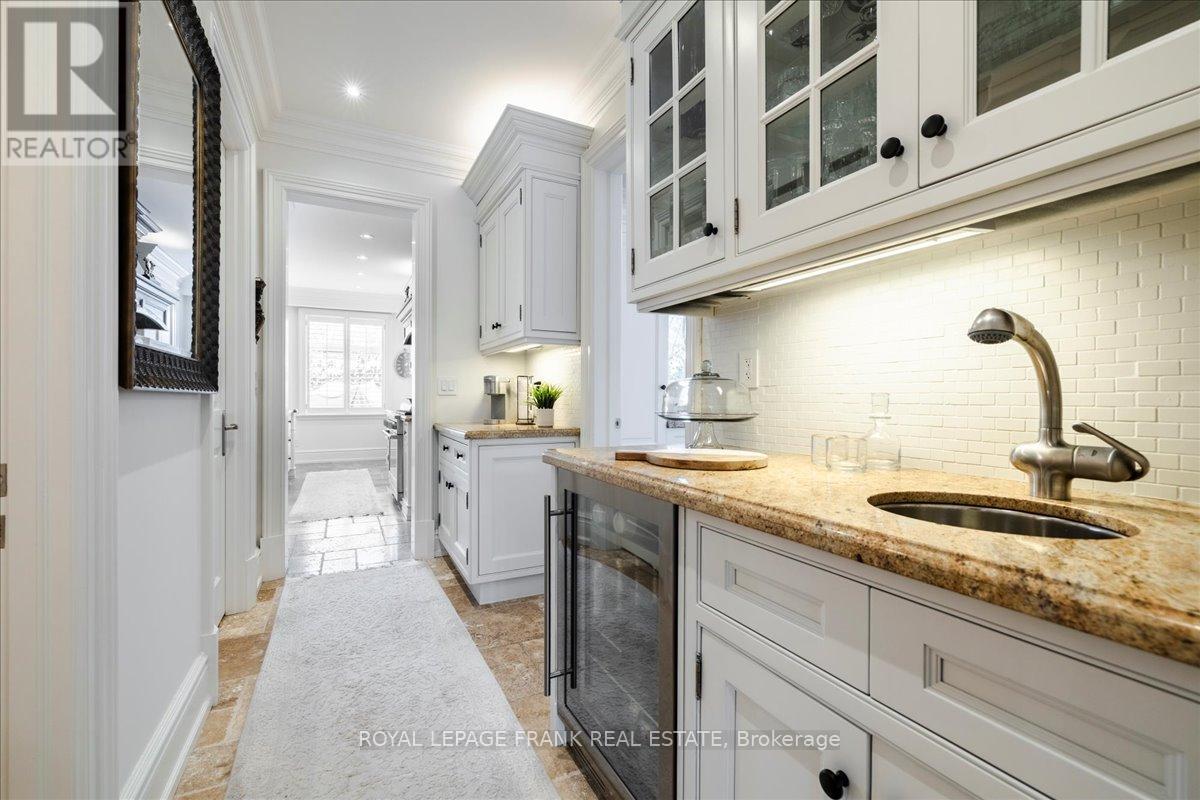 347 Chartwell Road, Oakville, Ontario  L6J 4A2 - Photo 11 - W12733832