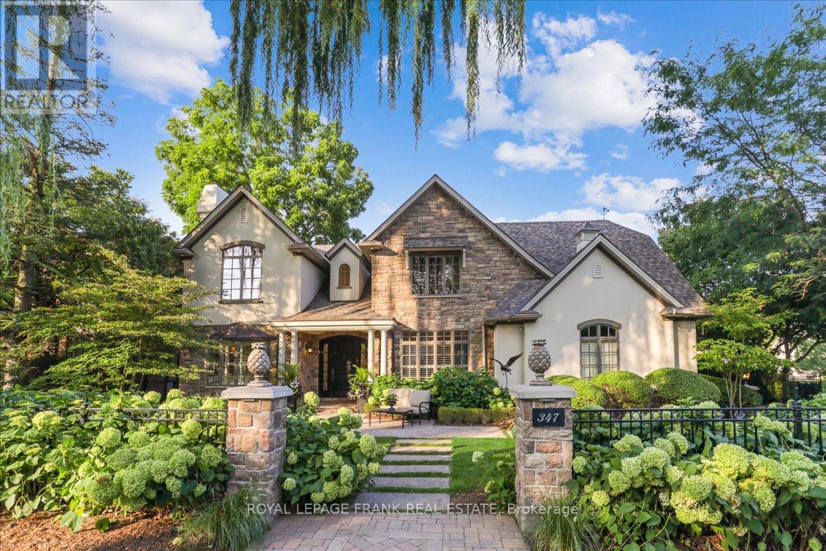 347 Chartwell Road, Oakville, Ontario  L6J 4A2 - Photo 2 - W12733832