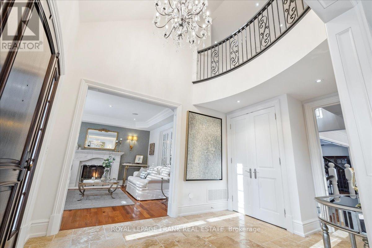 347 Chartwell Road, Oakville, Ontario  L6J 4A2 - Photo 4 - W12733832