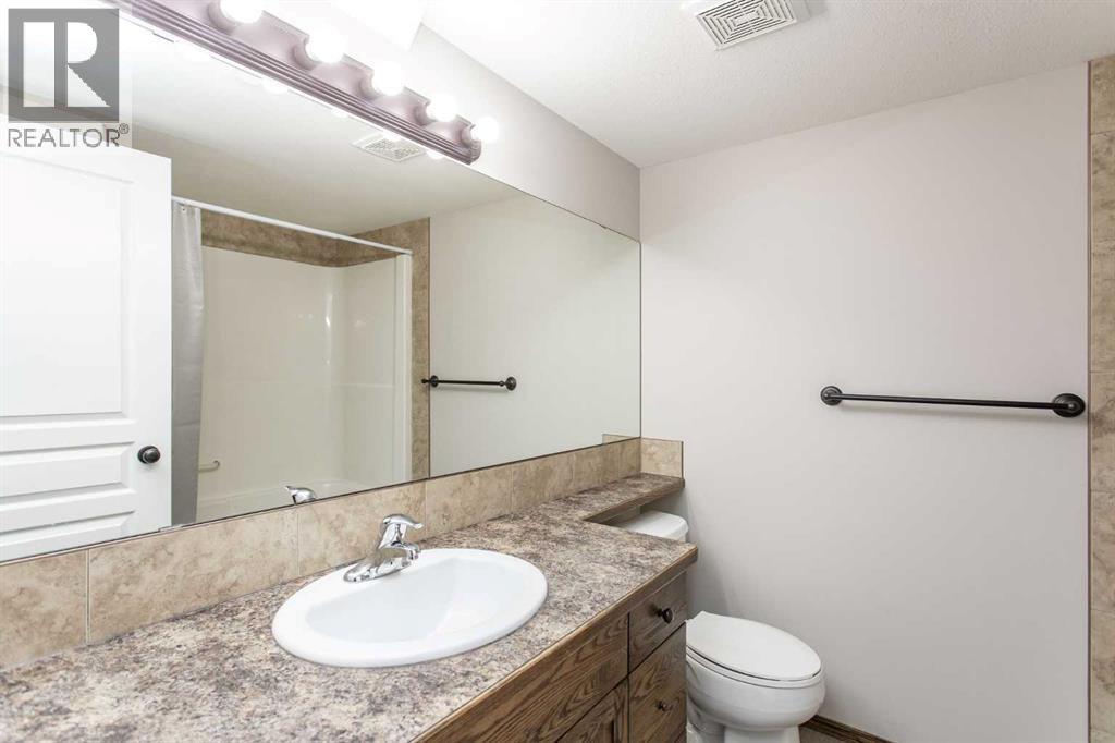 92 Iron Wolf Boulevard, Lacombe, Alberta  T4L 0C7 - Photo 17 - A2277033