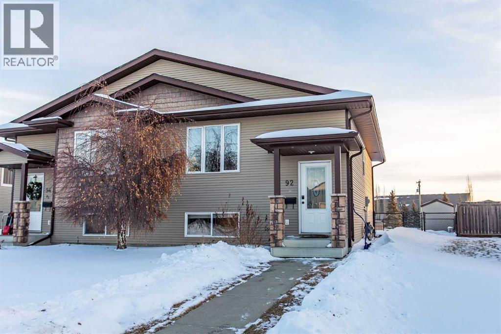 92 Iron Wolf Boulevard, Lacombe, Alberta