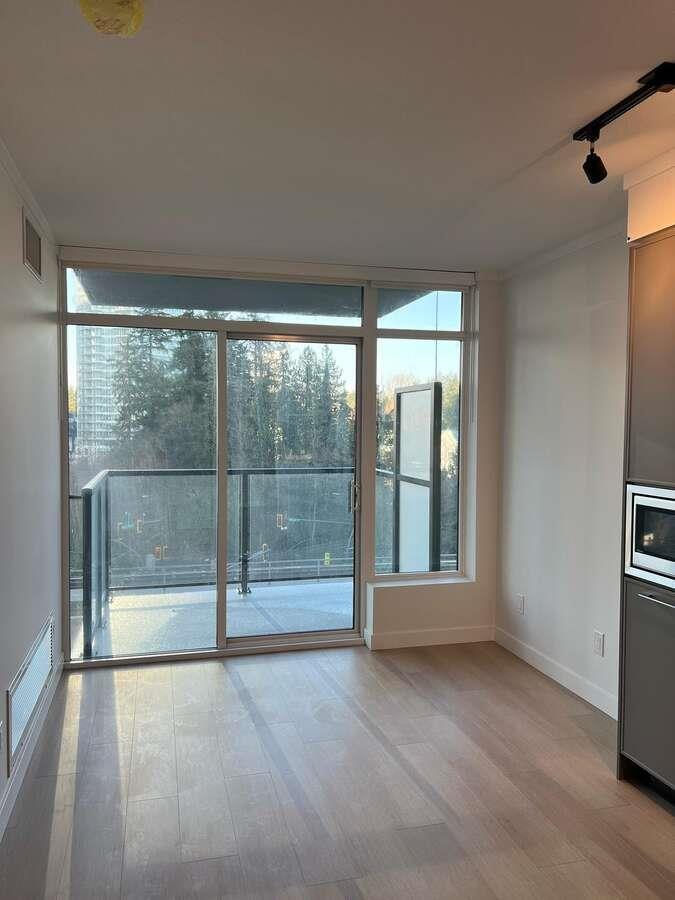 507 13725 George Junction, Surrey, British Columbia  V3T 0V7 - Photo 8 - R3083848