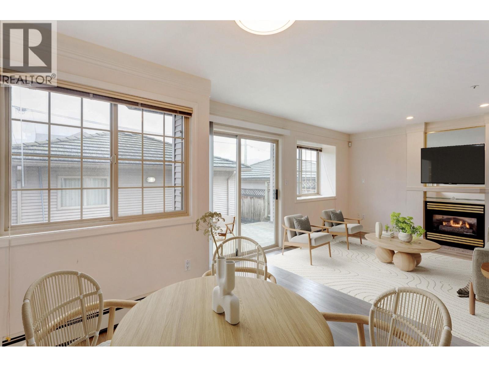 8468 Osler Street, Vancouver, British Columbia  V6P 4E4 - Photo 3 - R3083738