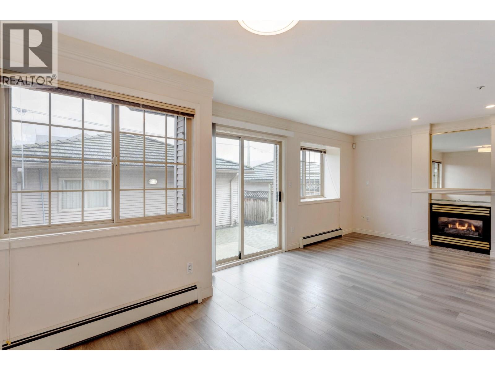 8468 Osler Street, Vancouver, British Columbia  V6P 4E4 - Photo 2 - R3083738