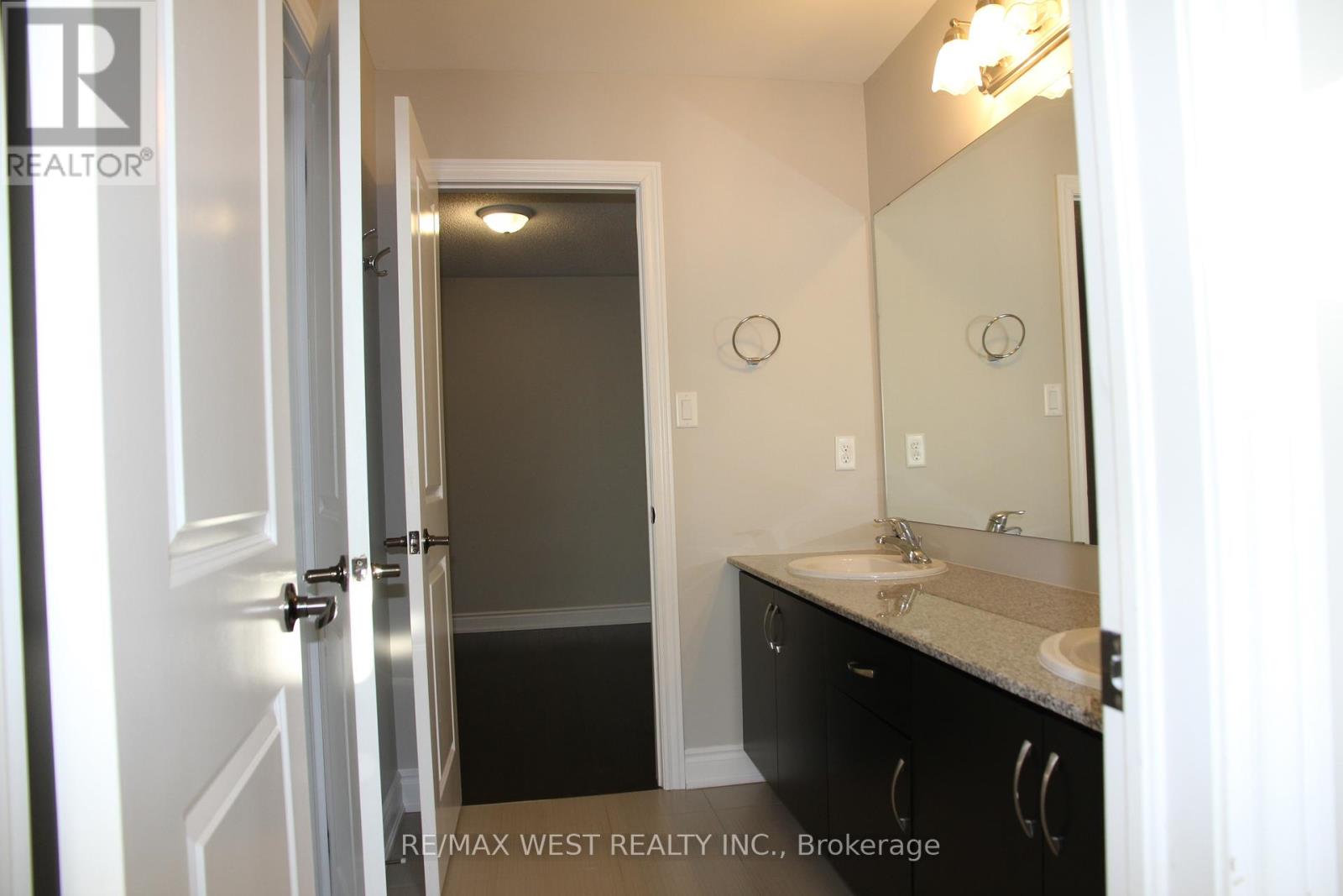 245 Poetry Drive, Vaughan, Ontario  L4H 3W5 - Photo 14 - N12733252