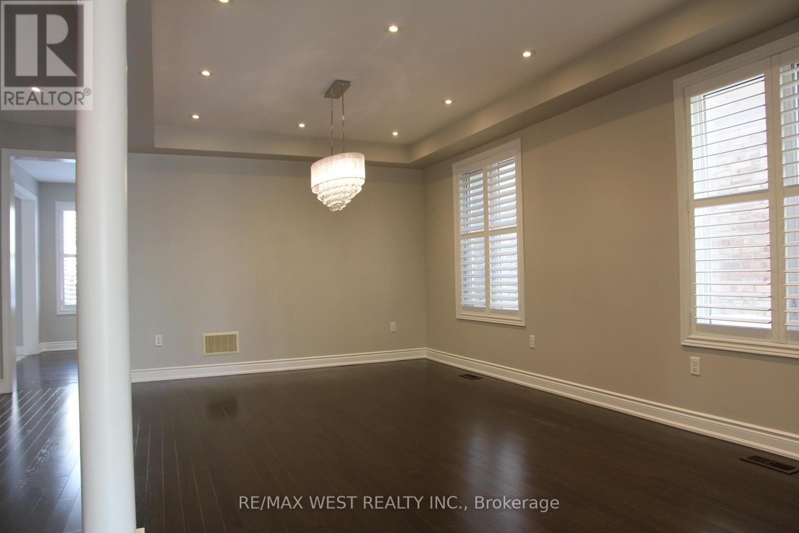 245 Poetry Drive, Vaughan, Ontario  L4H 3W5 - Photo 4 - N12733252