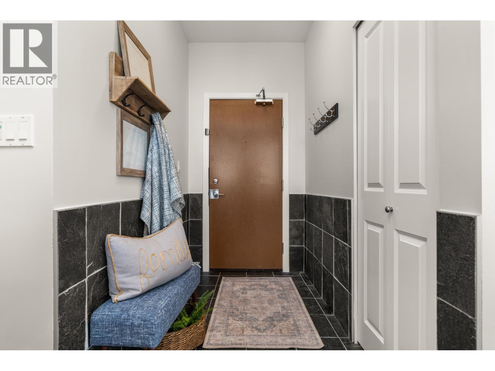 404 270 Francis Way, New Westminster, British Columbia  V3L 0C3 - Photo 2 - R3083669