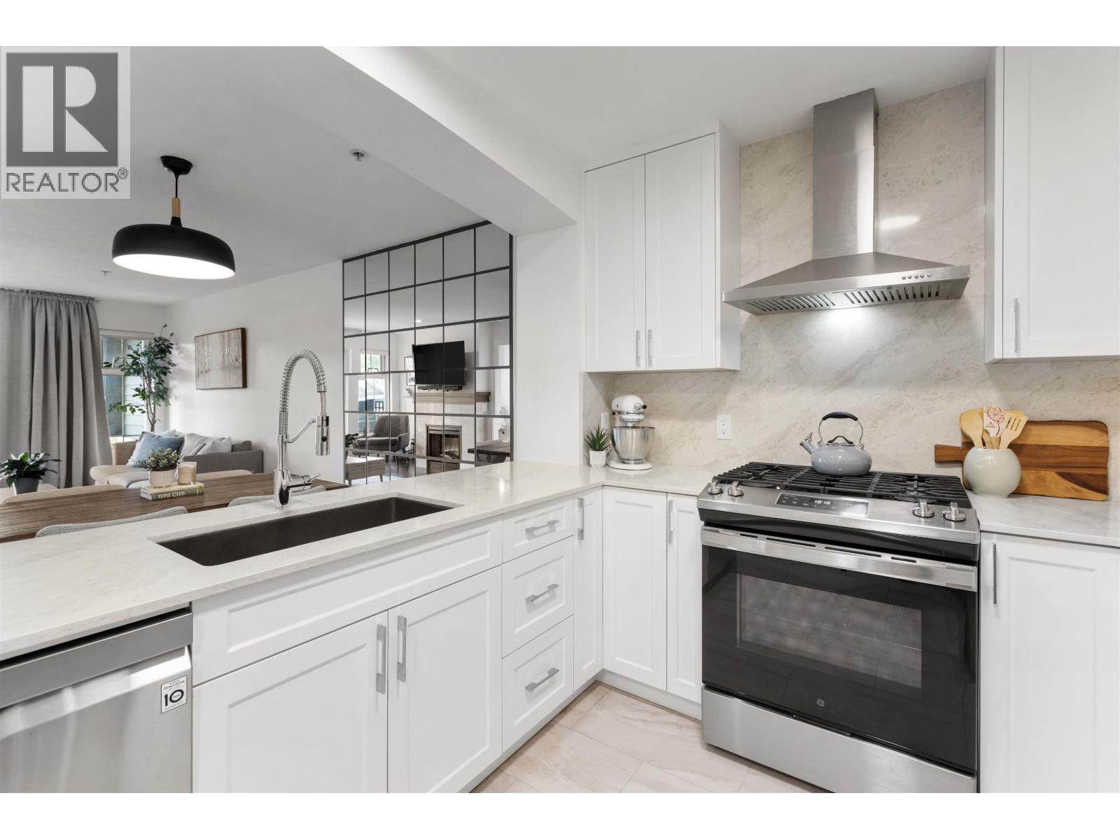 311 9098 Halston Court, Burnaby, British Columbia  V3N 0A6 - Photo 9 - R3083798