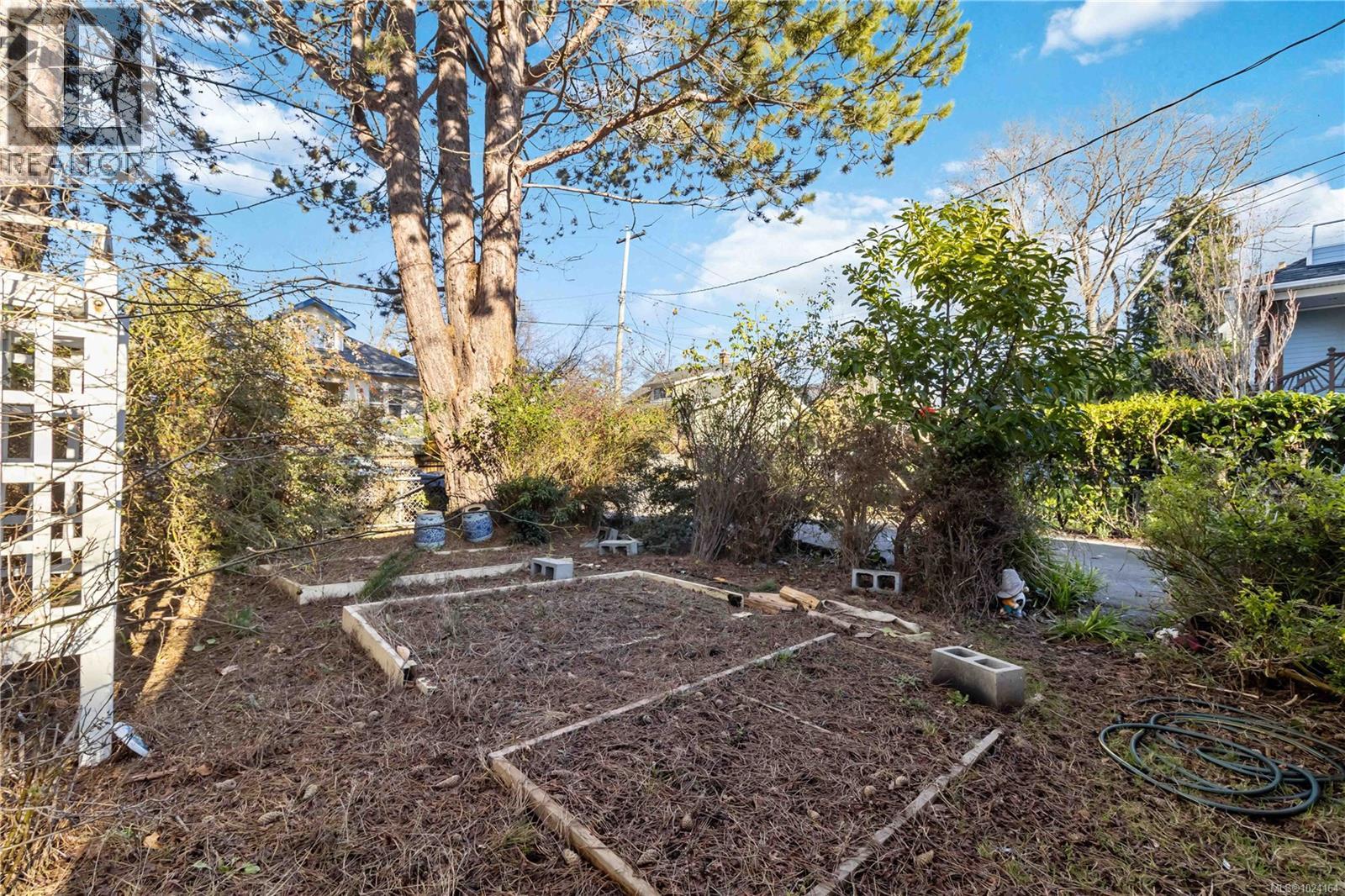 1957 Granite St, Victoria, British Columbia  V8S 3G2 - Photo 6 - 1024164