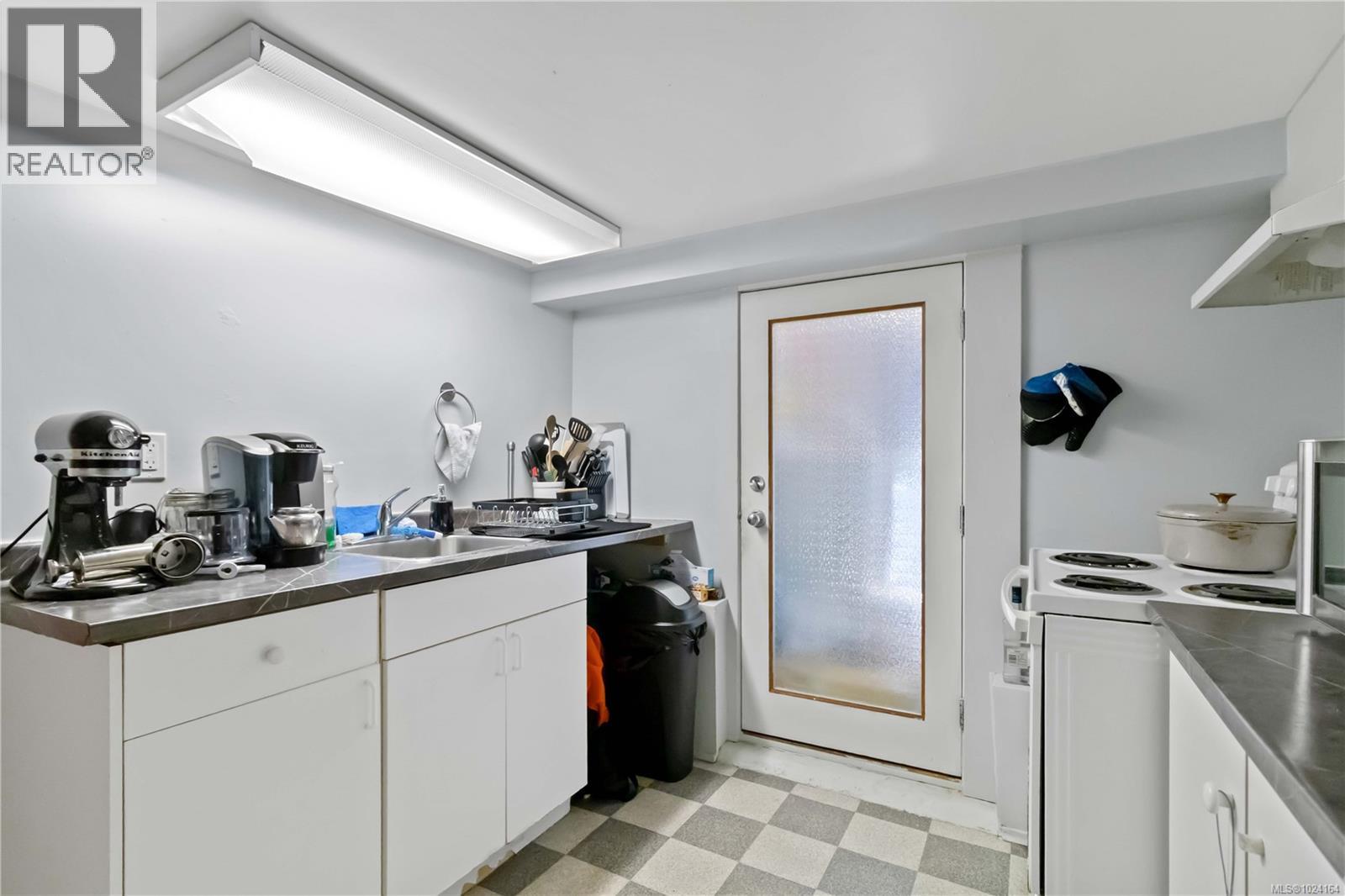 1957 Granite St, Victoria, British Columbia  V8S 3G2 - Photo 31 - 1024164