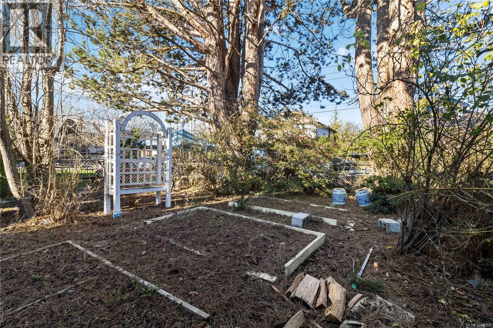 1957 Granite St, Victoria, British Columbia  V8S 3G2 - Photo 5 - 1024164