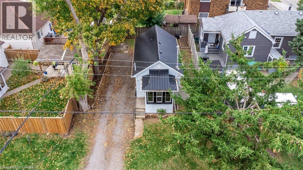 11 Perry Street, St. Catharines, Ontario  L2R 1K7 - Photo 3 - 40801117