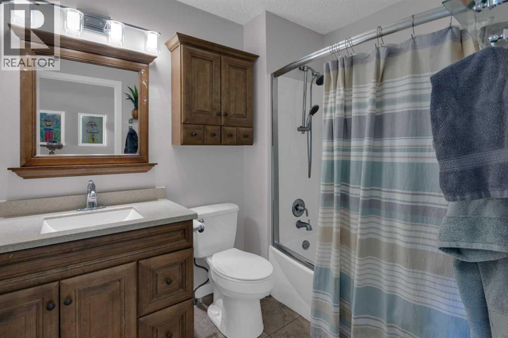 40 Hunters Gate, Okotoks, Alberta  T0L 1T4 - Photo 18 - A2280448