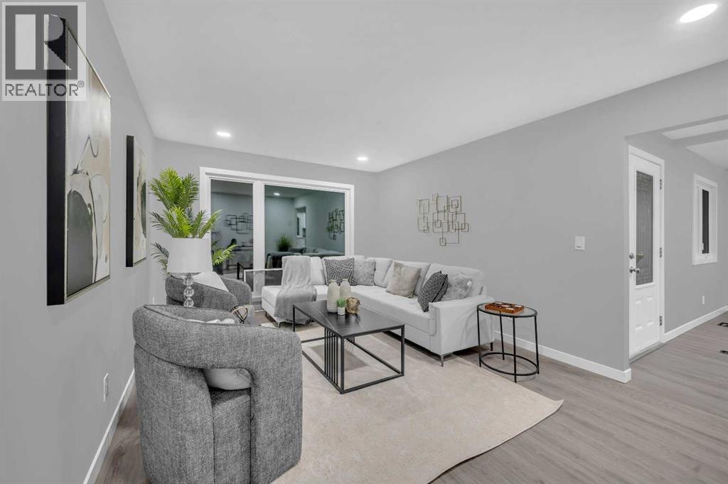 5868 Dalcastle Drive Nw, Calgary, Alberta  T3A 2B6 - Photo 6 - A2281027