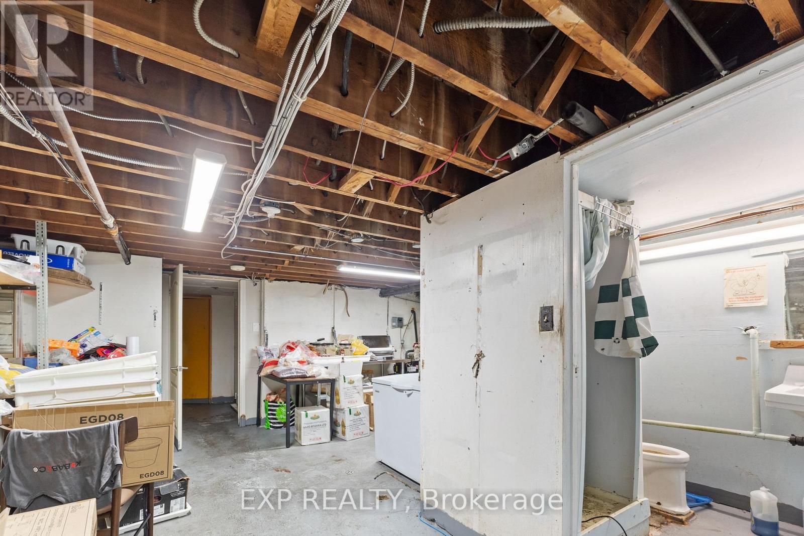 977 O'connor Drive N, Toronto, Ontario  M4B 2T1 - Photo 13 - E12733794