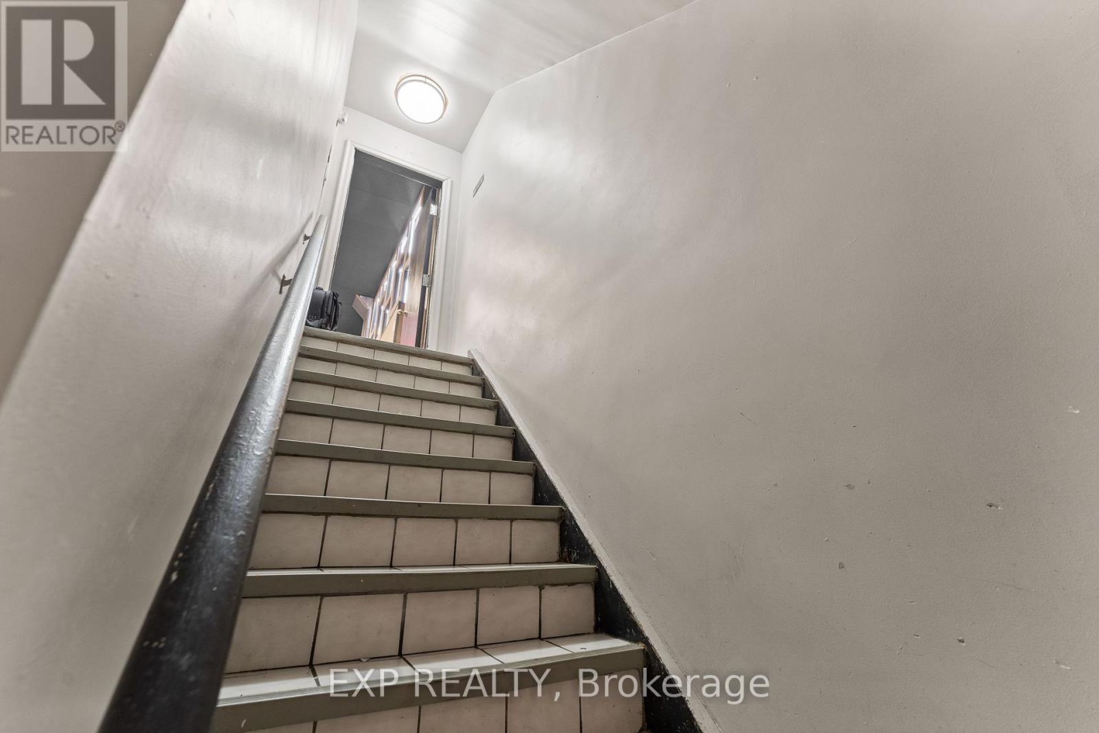 977 O'connor Drive N, Toronto, Ontario  M4B 2T1 - Photo 16 - E12733794