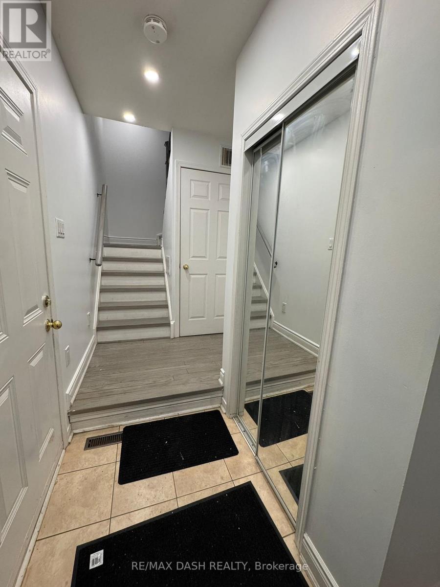 16 Thornharrold Street, Ajax, Ontario  L1S 0A6 - Photo 2 - E12733808