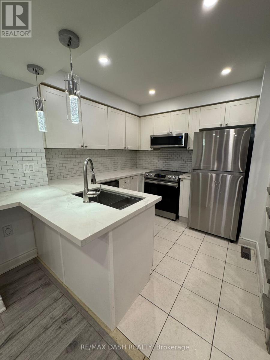 16 Thornharrold Street, Ajax, Ontario  L1S 0A6 - Photo 6 - E12733808