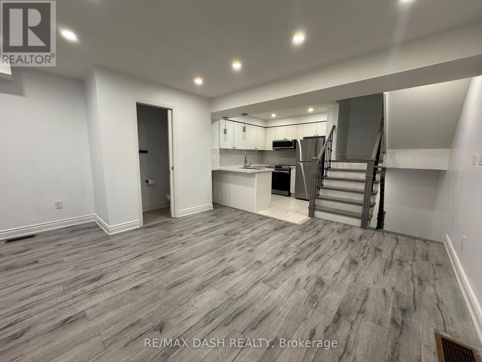 16 Thornharrold Street, Ajax, Ontario  L1S 0A6 - Photo 7 - E12733808