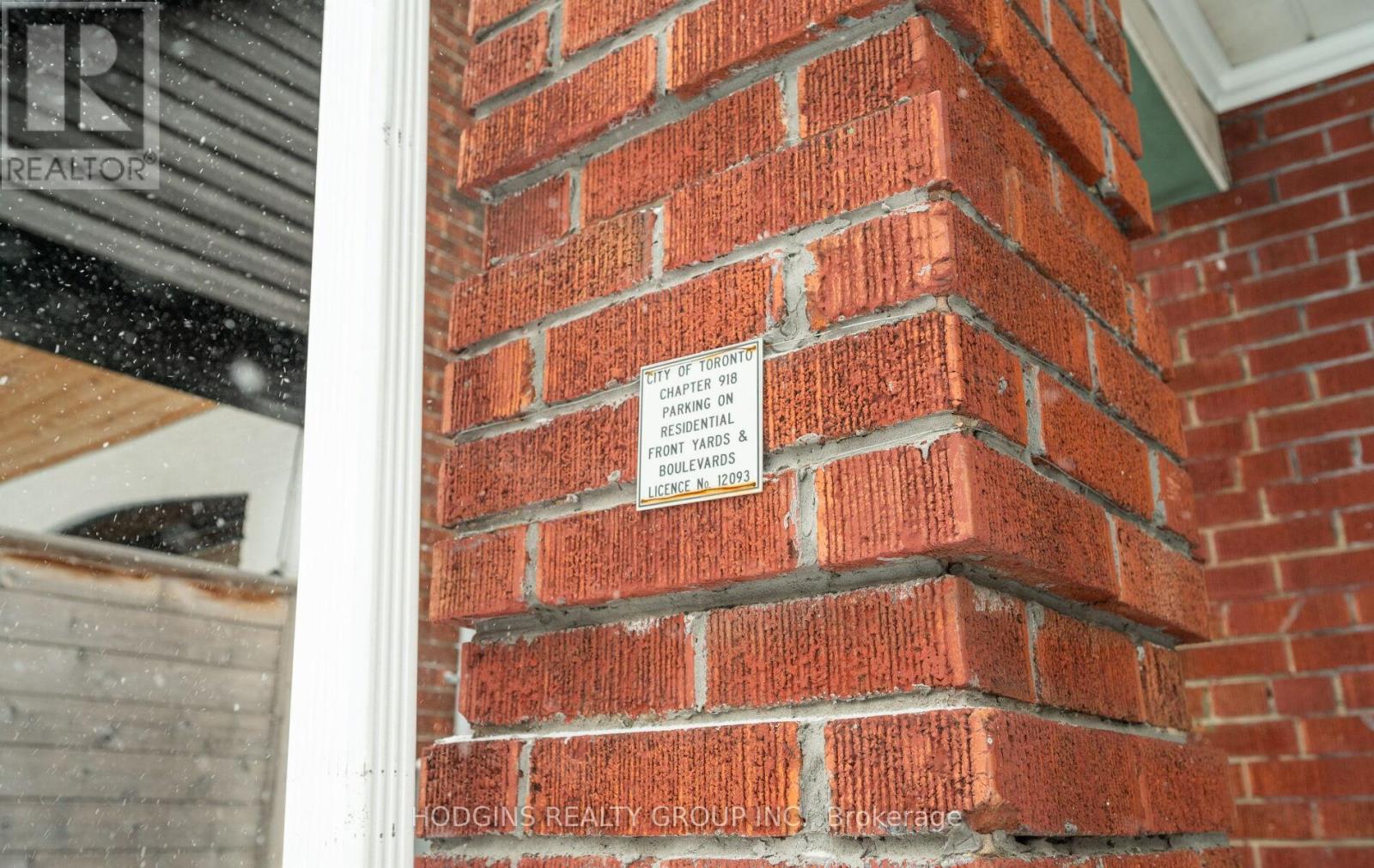 42 Durant Avenue, Toronto, Ontario  M4J 4V9 - Photo 5 - E12733812