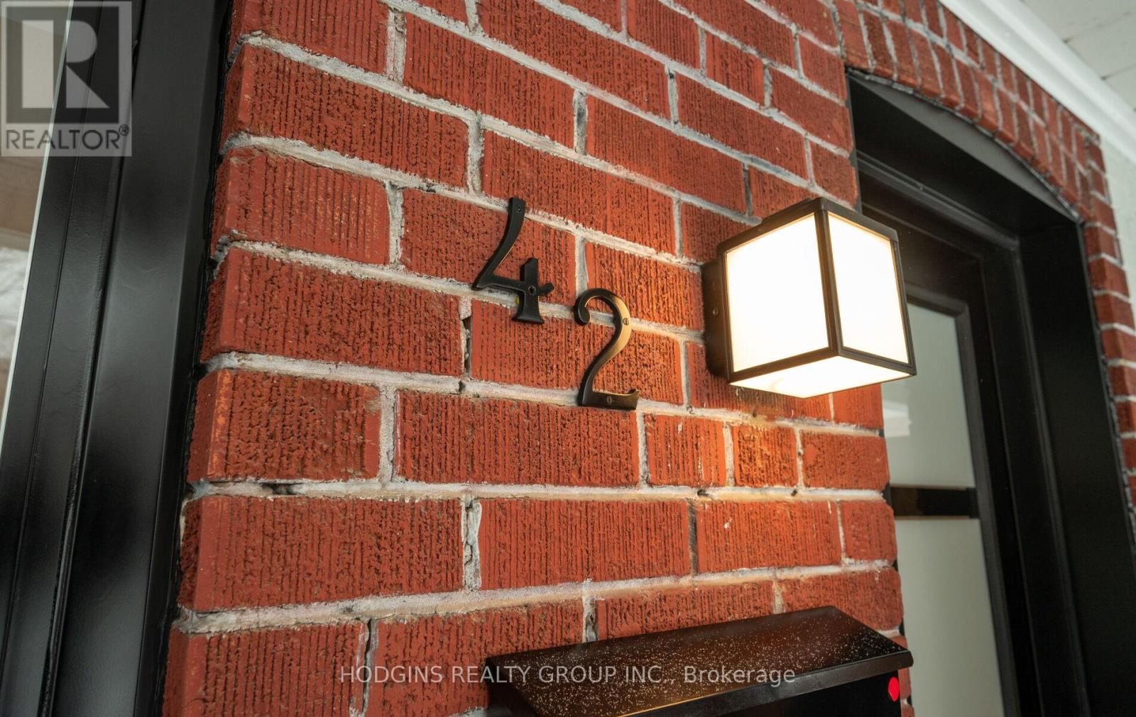 42 Durant Avenue, Toronto, Ontario  M4J 4V9 - Photo 6 - E12733812