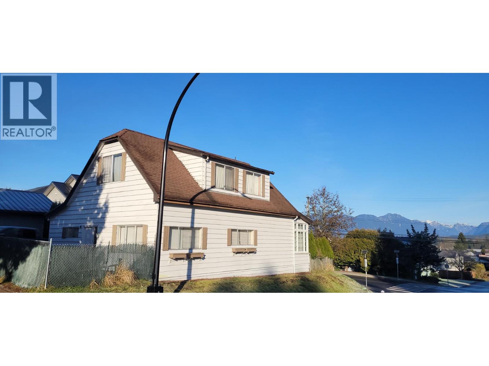 12393 Gray Street, Maple Ridge, British Columbia  V2X 5V1 - Photo 2 - R3083361