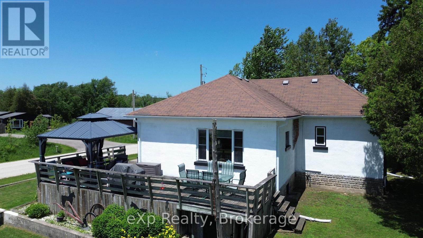 125 Lake Drive, West Grey, Ontario  N0C 1H0 - Photo 39 - X12376022