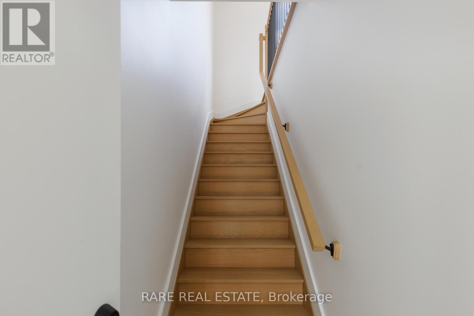 Laneway - 451 Montrose Avenue, Toronto, Ontario M6G 3H2 - Photo 4 - C12632520